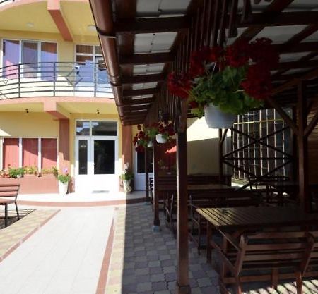 קוסטינסטי Hotel Talisman מראה חיצוני תמונה