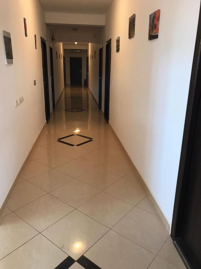 קוסטינסטי Hotel Talisman מראה חיצוני תמונה
