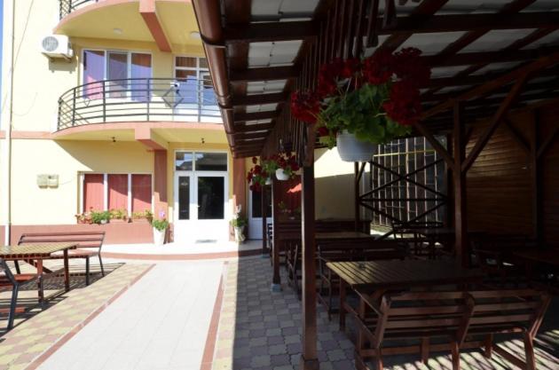 קוסטינסטי Hotel Talisman מראה חיצוני תמונה