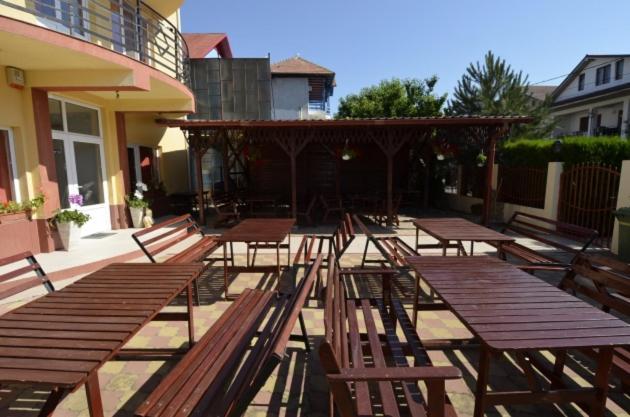 קוסטינסטי Hotel Talisman מראה חיצוני תמונה