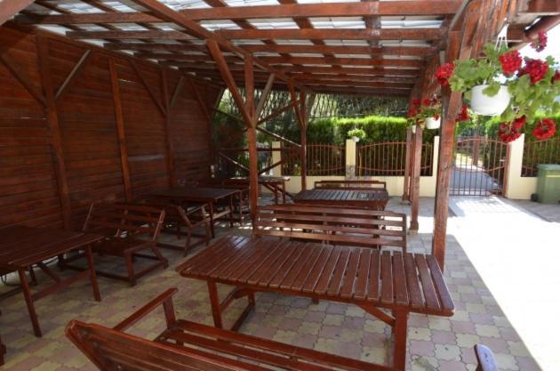 קוסטינסטי Hotel Talisman מראה חיצוני תמונה