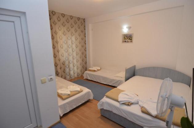 קוסטינסטי Hotel Talisman מראה חיצוני תמונה