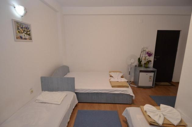קוסטינסטי Hotel Talisman מראה חיצוני תמונה