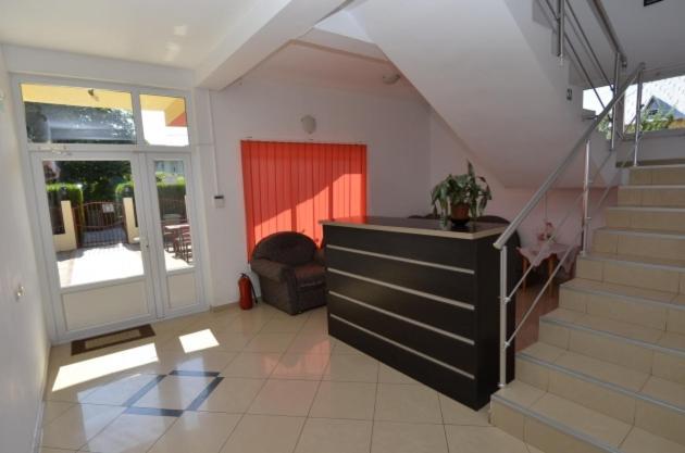 קוסטינסטי Hotel Talisman מראה חיצוני תמונה