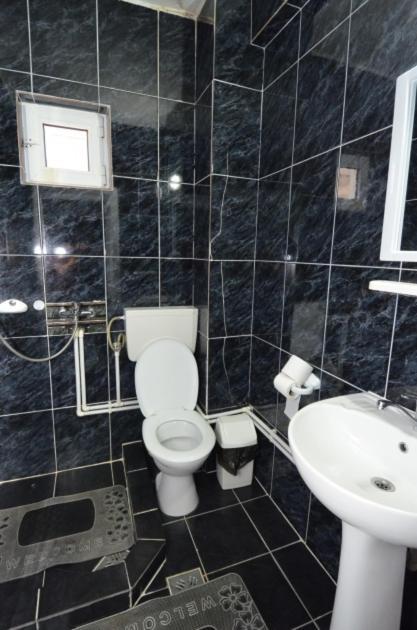 קוסטינסטי Hotel Talisman מראה חיצוני תמונה
