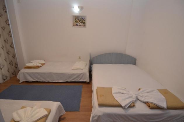 קוסטינסטי Hotel Talisman מראה חיצוני תמונה